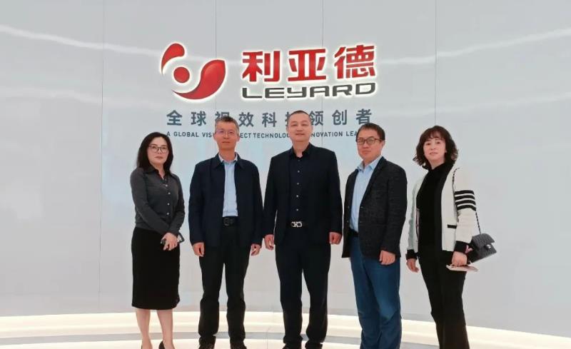 一博科技董事长汤昌茂一行赴腾博汇游戏官网南方总部旅行考察